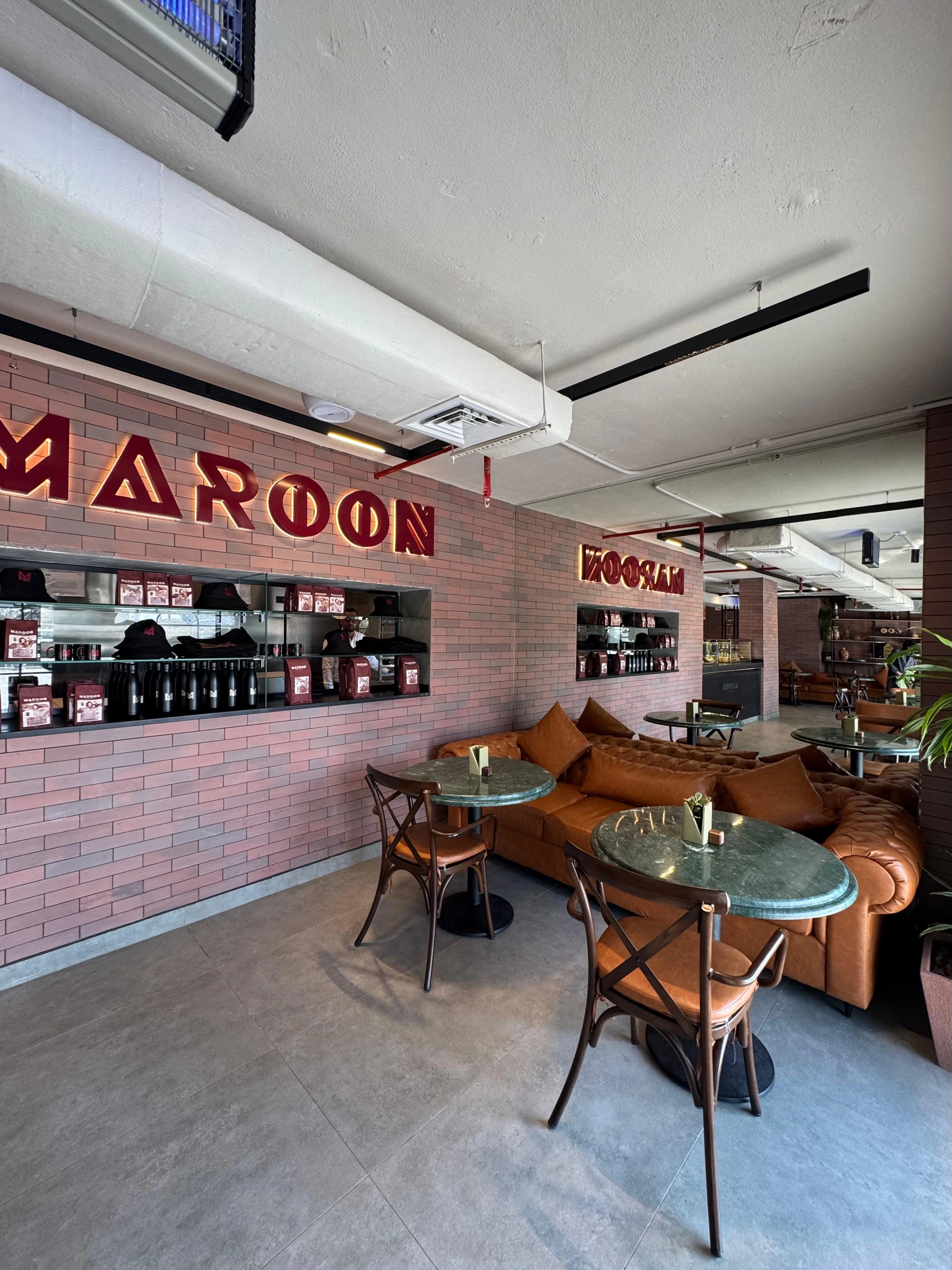 Maroon Cafe شرق – أجواء هادئة ومثالية لعشاق القهوة